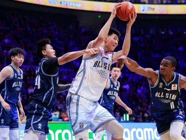 离开杜锋立马进全明星，狂揽27+7+3险抢走MVP，球迷：是杜锋不行