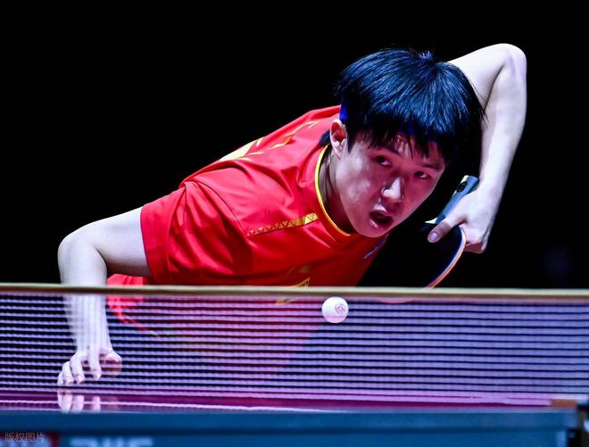 别再瞎使劲!乒乓球发球想发转,核心技巧就这几招